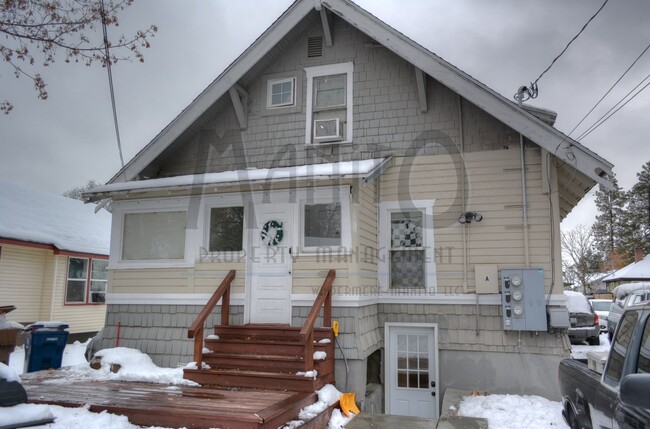 Building Photo - Garland Triplex Unit 427 W Garland Ave #C