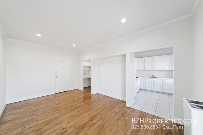 Building Photo - 1267 Vin Scully Ave Unit 24 Rental