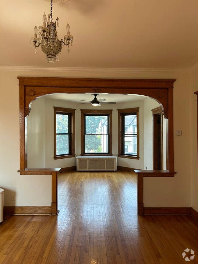 Building Photo - 2113 N Springfield Ave Unit 2 Rental