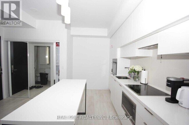 Photo - 8 Eglinton Ave E Unit 3907