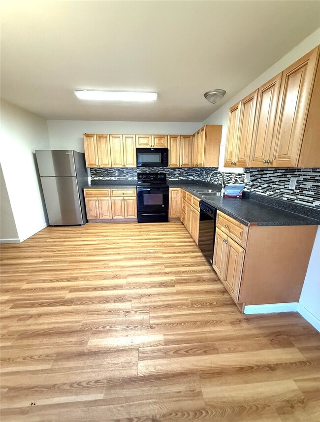 Photo - 206 Liberty Dr