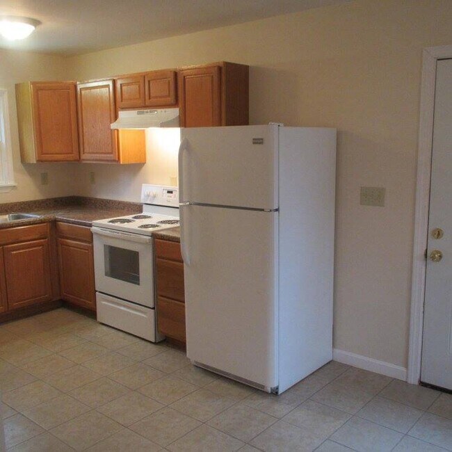 kitchen - 32 Overlock Unit Apt C3