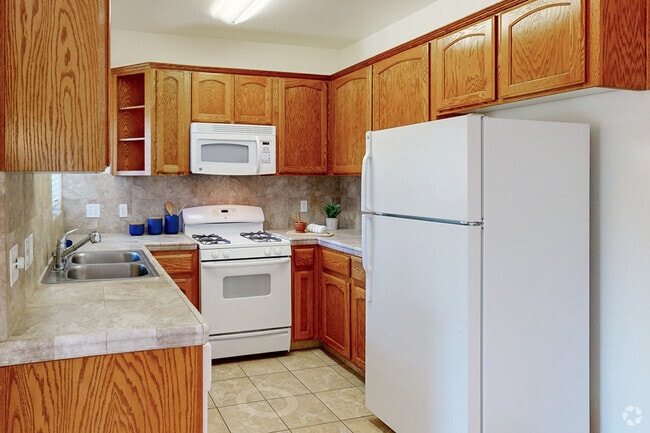 2BR, 1BA - 854SF Upstairs