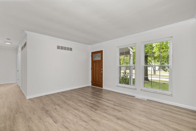 Photo - 1392 Langholm Dr