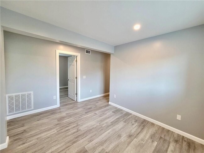 Photo - 527 Charles St Unit 2