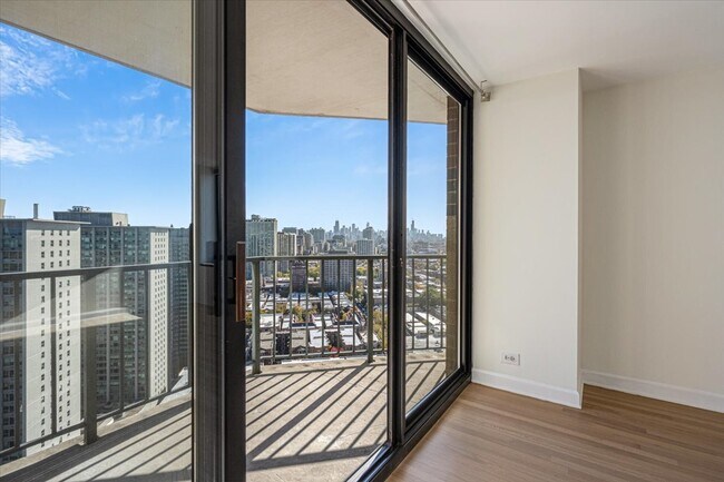 Photo - 3660 N Lake Shore Dr Unidad 2803