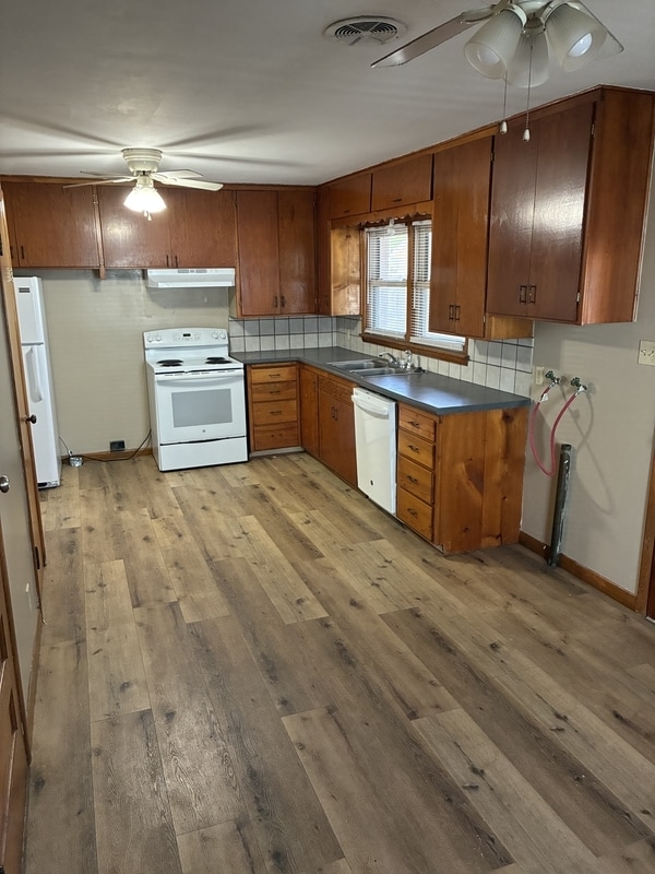 Photo - 77 Faircrest Dr