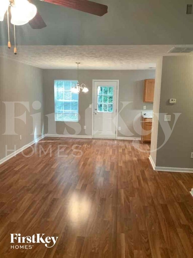 Photo - 130 Cobblestone Dr