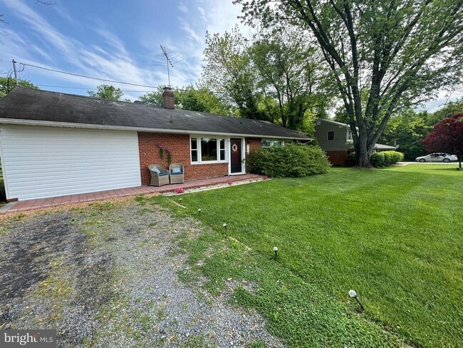 Photo - 13209 Thornton Dr