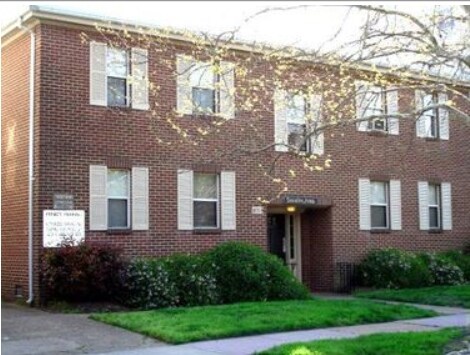 Executive Arms - Executive Arms Apartments
