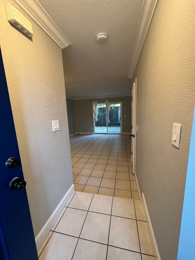 Photo - Updated Two-Bedroom, One-Bath Townhome – Bay Point Unidad 116 Tammy Cir