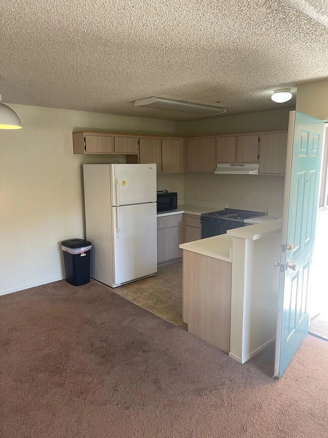 Photo - "Charming 1-Bedroom Retreat in Santa Maria – Your Cozy Haven Awaits!"