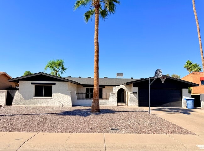 Photo - 1056 E Carter Dr
