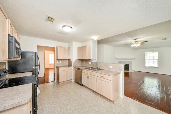 Photo - 16134 Coleburn Dr