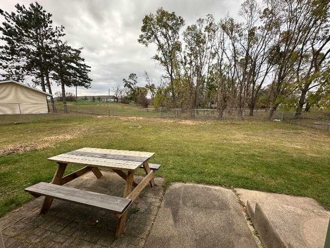 Photo - 1009 15th St NW