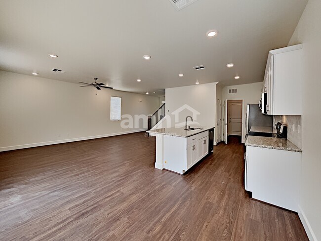 Photo - 1805 Macchia Ave