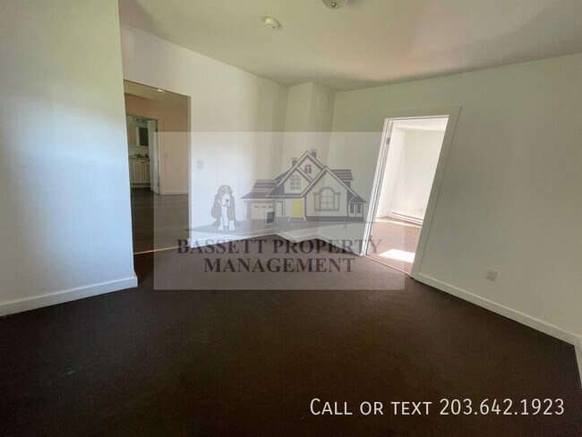 Photo - 109 E Albert St