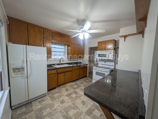 Photo - 5027 6th St NE