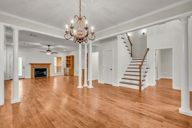 Photo - Renovated 4 bedroom 2 Bath Home for Rent!