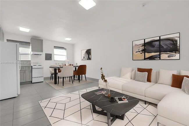 Building Photo - 13390 NE 6th Ave Unit 7