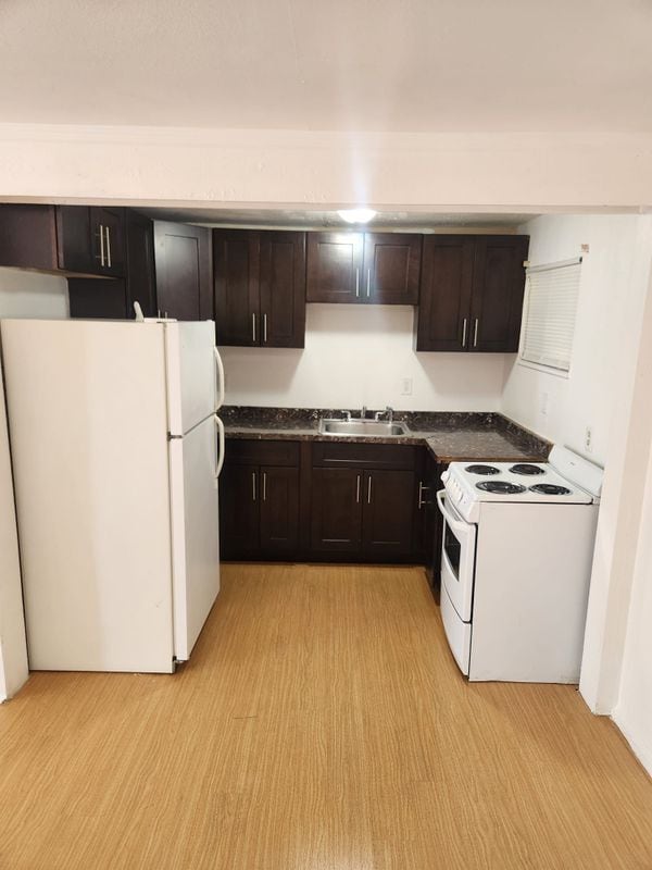 Photo - 610 NE 35th St Unidad 3