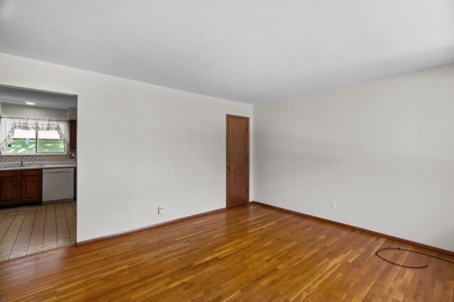 Photo - 6138 Emerald Ave