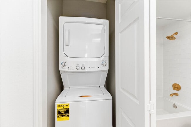 Photo - 3231 Allen Pkwy Unit 1211