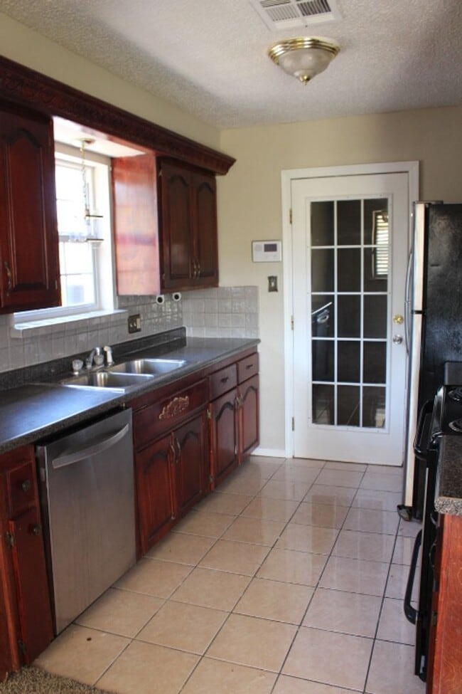 Photo - 313 SW 72nd St