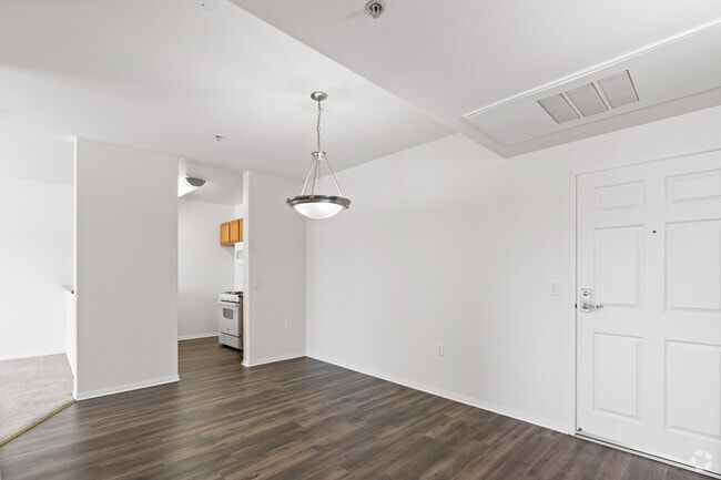 2BR, 1BA - 958SF - Plasencia - Dining Room