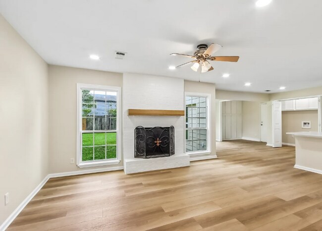 Photo - 16214 Port O Call St