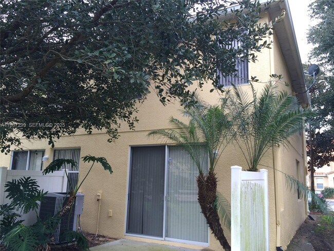 Photo - 2669 Mayaguana St