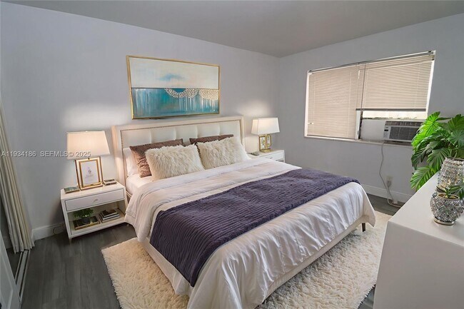 Photo - 915 NE 16th Terrace Unit 4