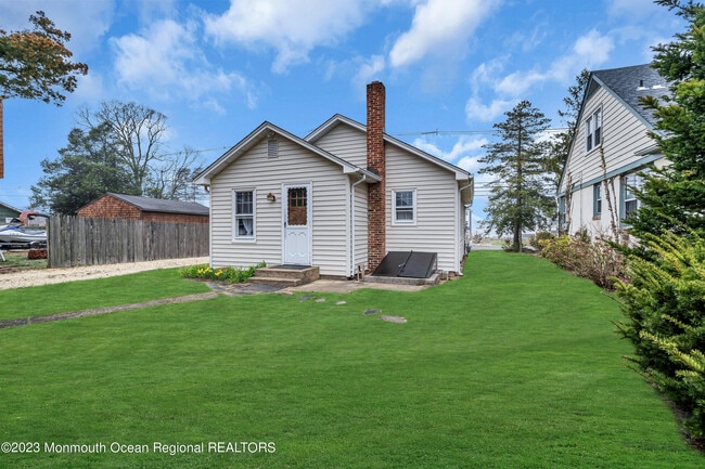 Photo - 635 Princeton Ave