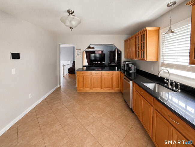 Photo - 163 Alder St