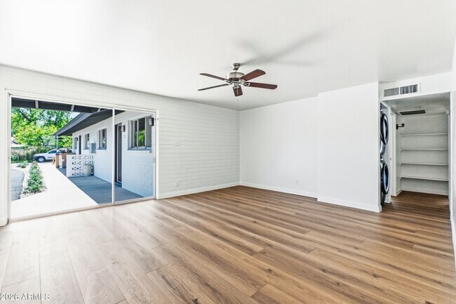 Building Photo - 3020 E Yale St Unit 3