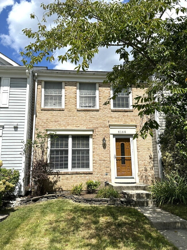 Building Photo - Three Bedroom Townhome in New Market
