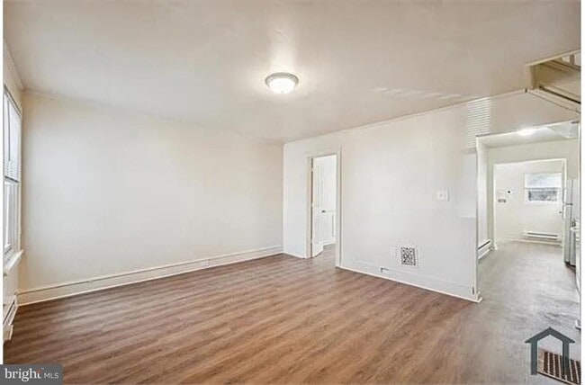 Photo - 1112 Johnson St