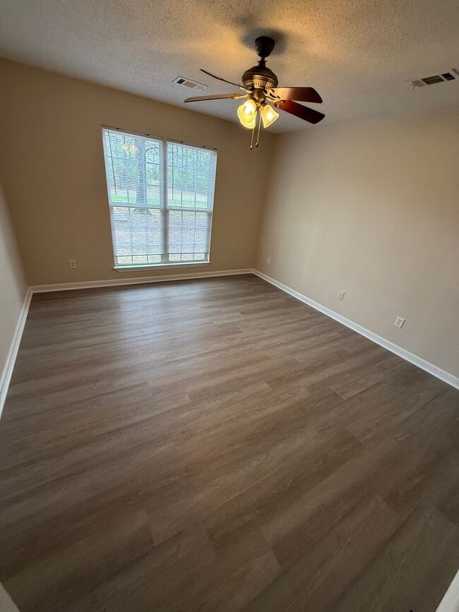 Photo - 1460 Georgia Ave SE