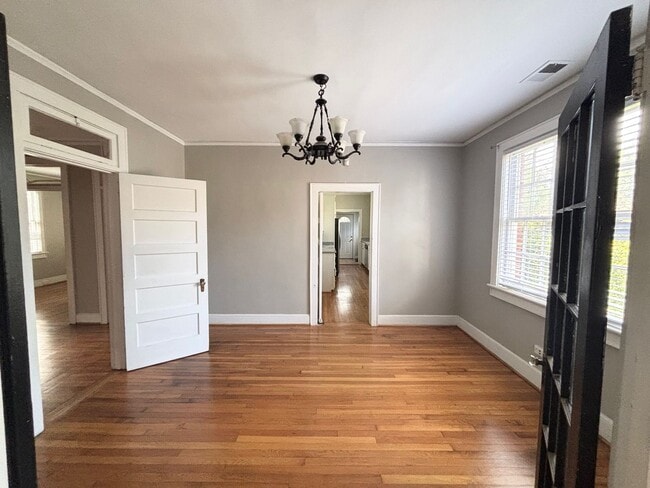 Photo - Bungalow in Rosewood