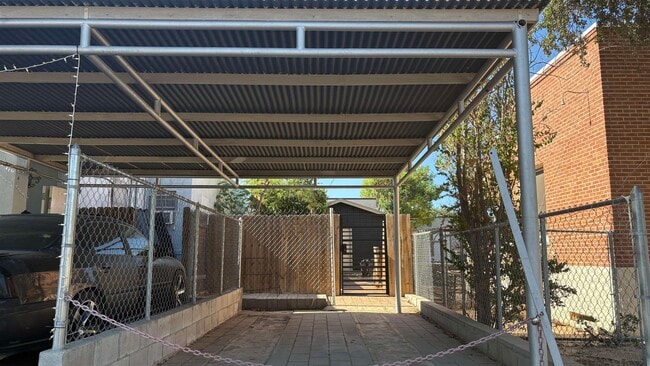 Photo - 907 Laredo St