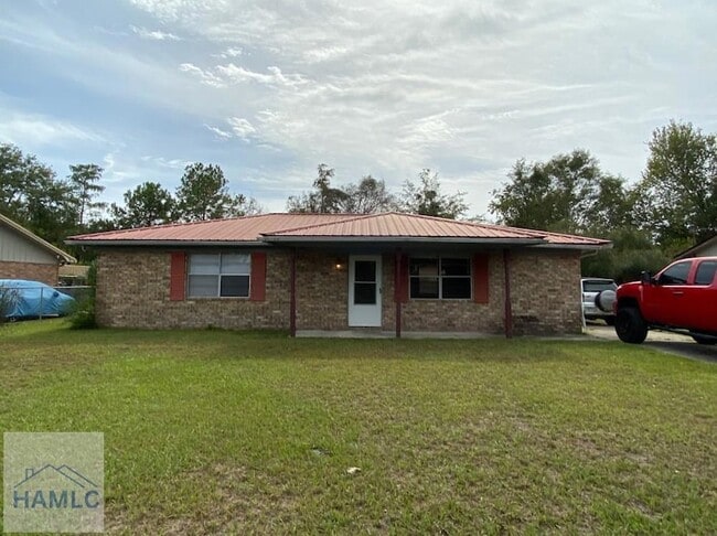Building Photo - 137 Deerwood Ct