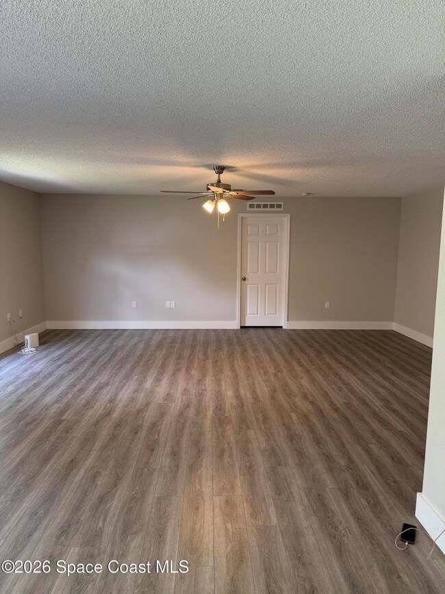 Photo - 226 Nagel Rd NW