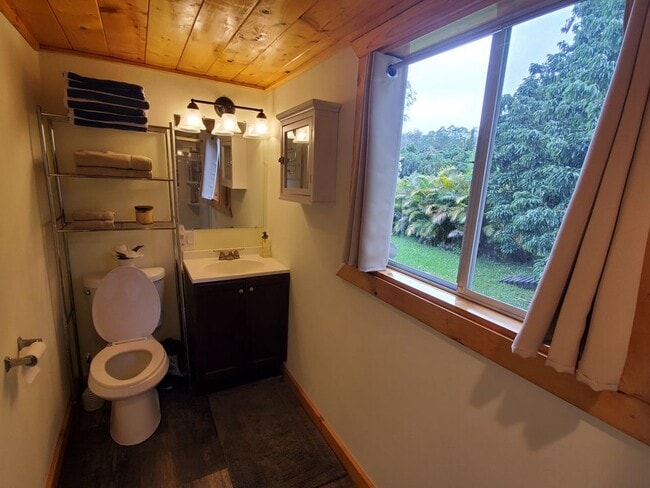 Photo - 995 Ainalako Rd