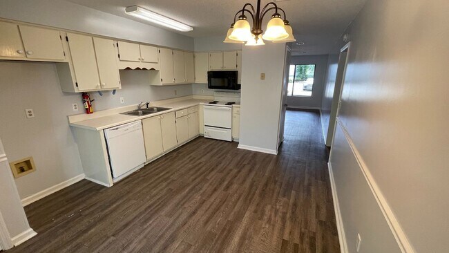 Photo - Apartment For Rent Unit 21