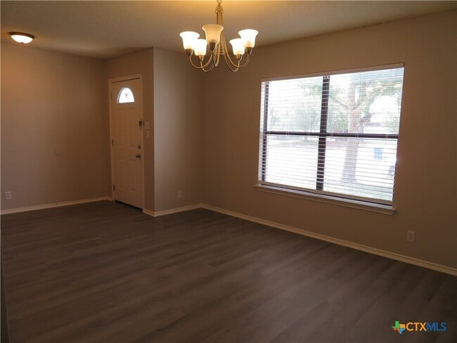 Photo - 1093 Stone Branch