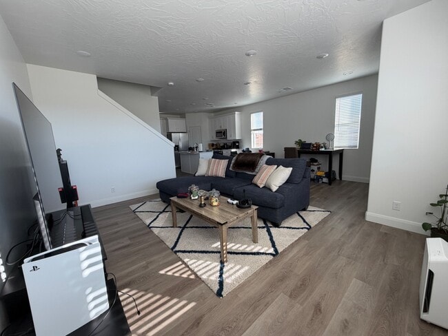 Photo - 487 W Carnation Ct