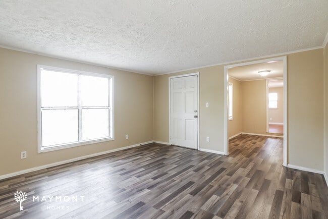 Photo - 9915 Campus Ave