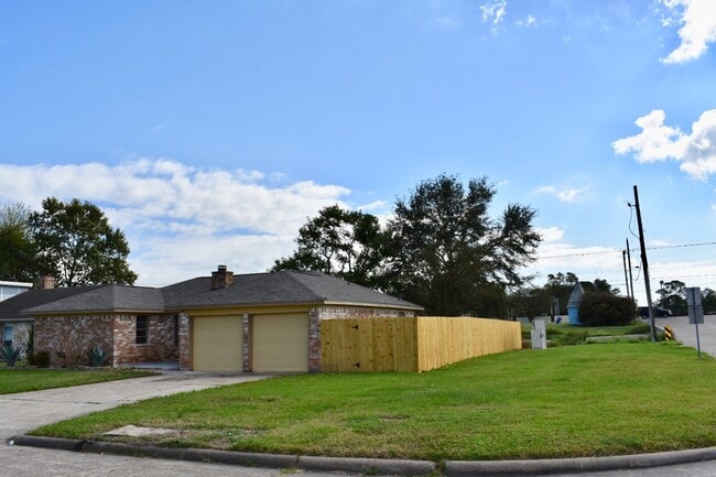 Photo - 521 26th Ave N
