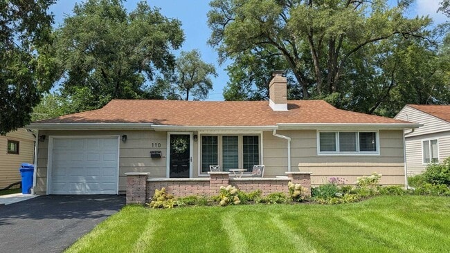 Building Photo - 110 N Knollwood Dr
