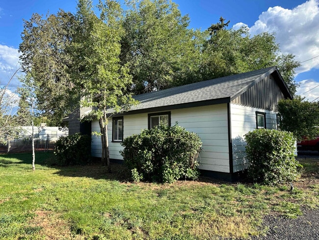 Building Photo - 2037 Aspen Dr Rental